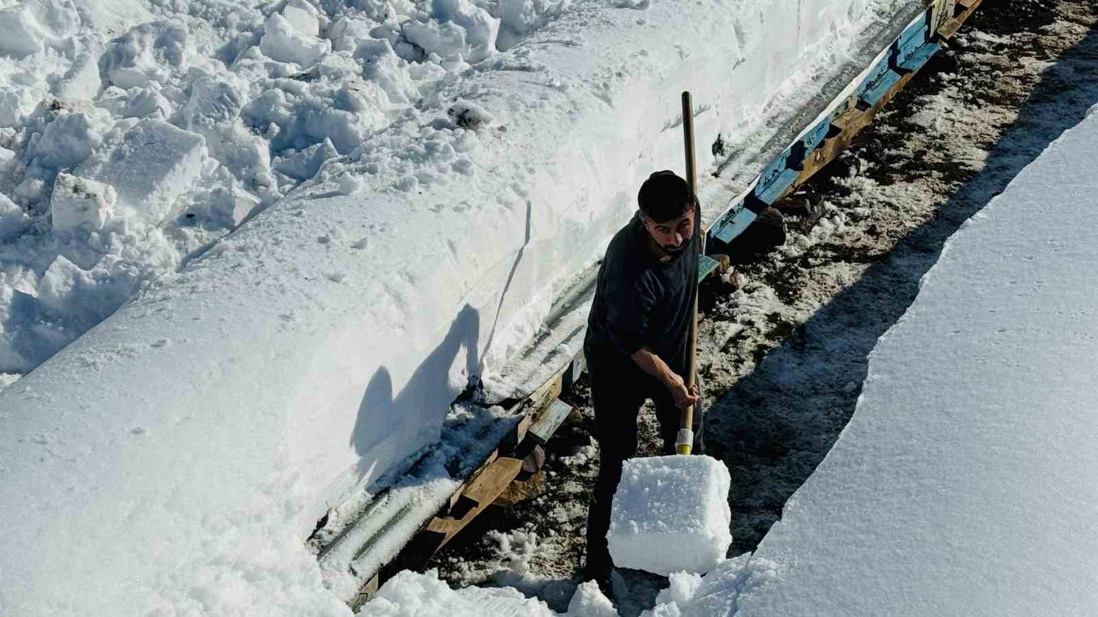 Şırnak’ta arıcıların zorlu kış mesaisi
