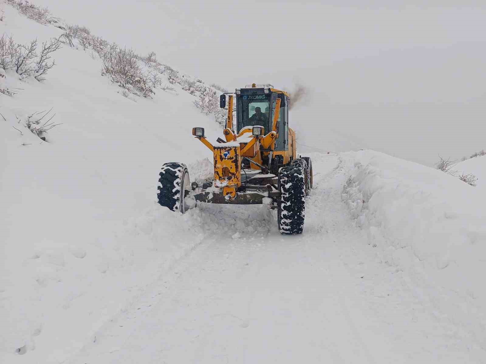 Diyarbakır’da, 6 ilçede 319 kilometrelik kırsal mahalle yolu ulaşıma açıldı