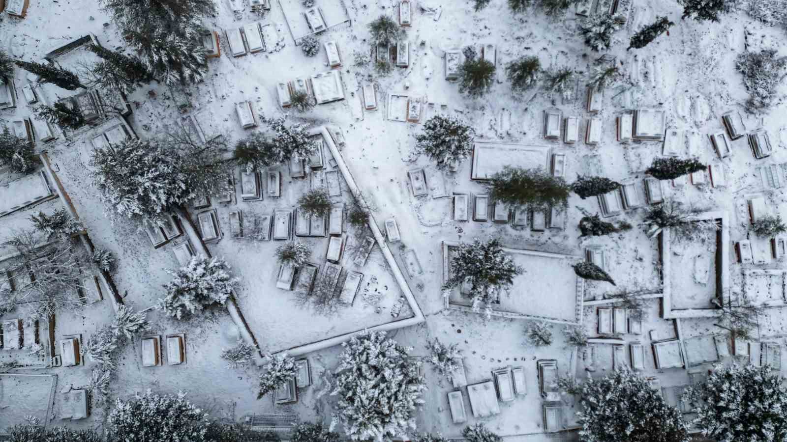 Tarihi Sulusokak beyaz &ouml;rt&uuml;yle g&ouml;rsel ş&ouml;len sundu
