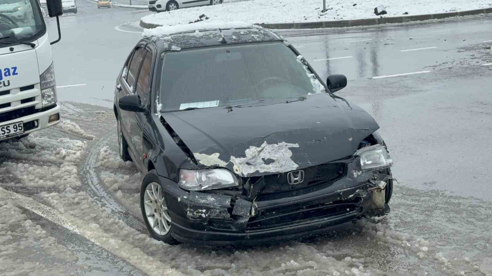 Samsun&rsquo;da kavşakta kaza: 1 yaralı
