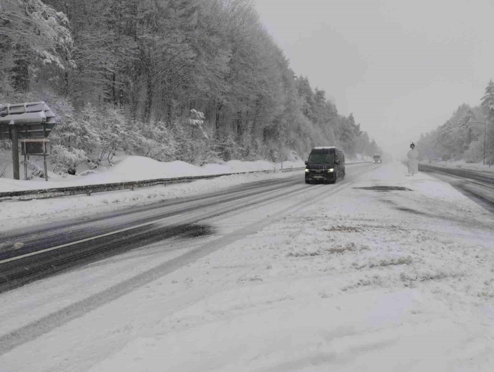 Bolu Dağı&rsquo;nda aralıklarla etkili oluyor
