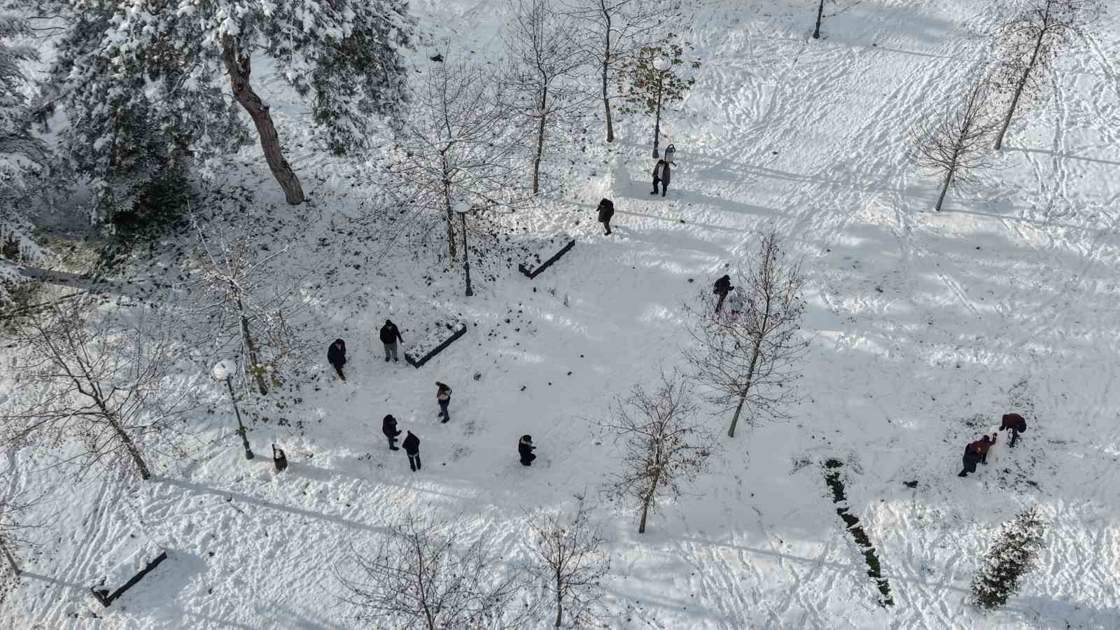 Uzmanından uyarı: "Kar yemek sanıldığı kadar masum değil"