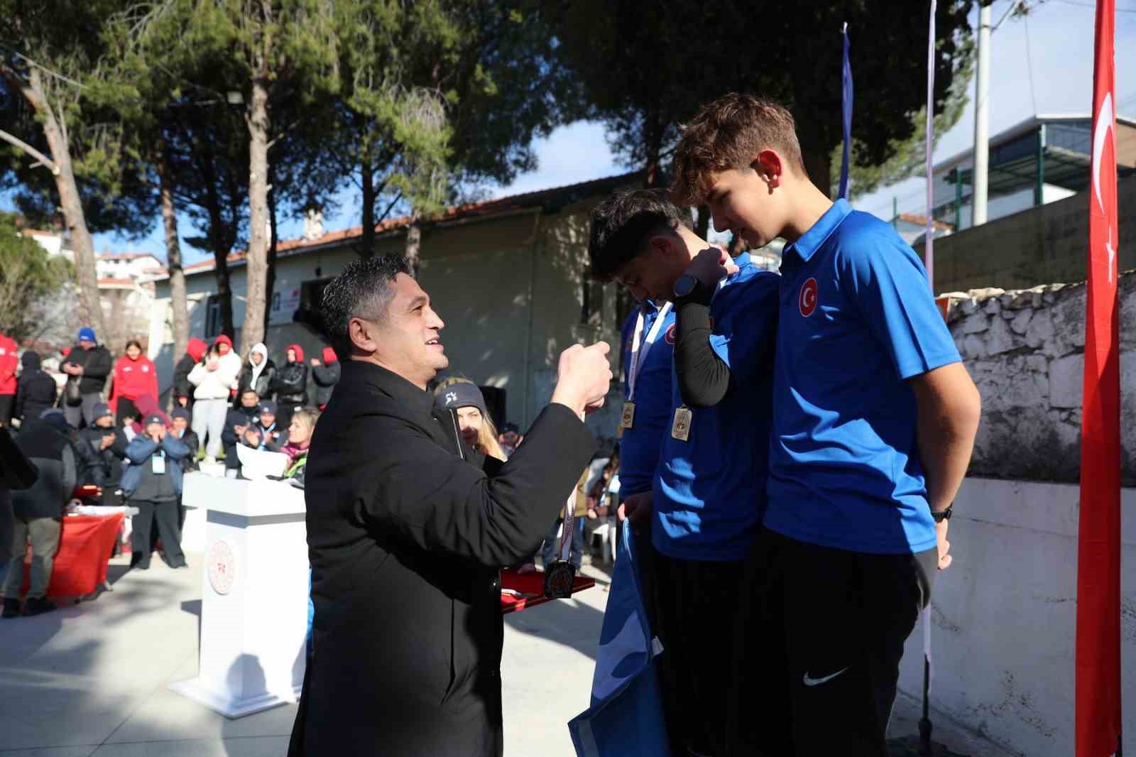 Aliağa, Türkiye Oryantiring Şampiyonası’na ev sahipliği yaptı