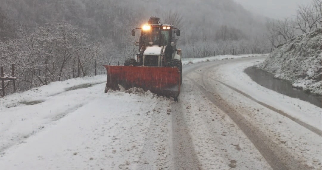 Düzce’de kapanan 65 köy yolu ulaşıma açıldı