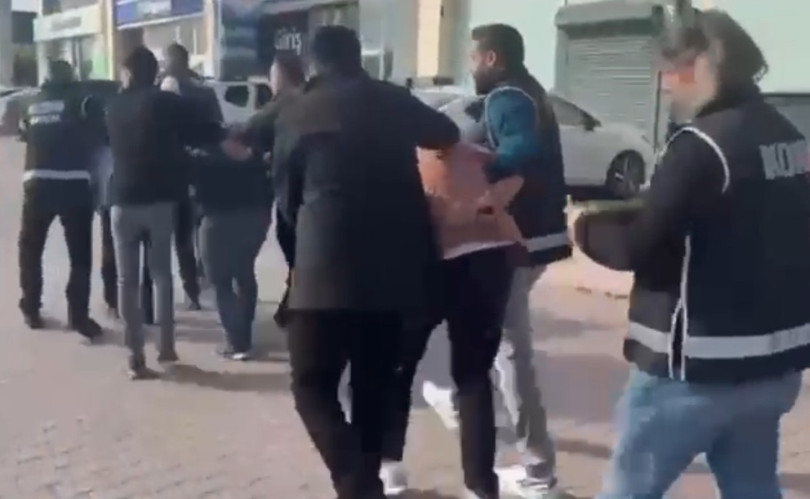 Kablo devi &ccedil;alışanları tarafından 5 milyon dolar zarara uğratıldı
