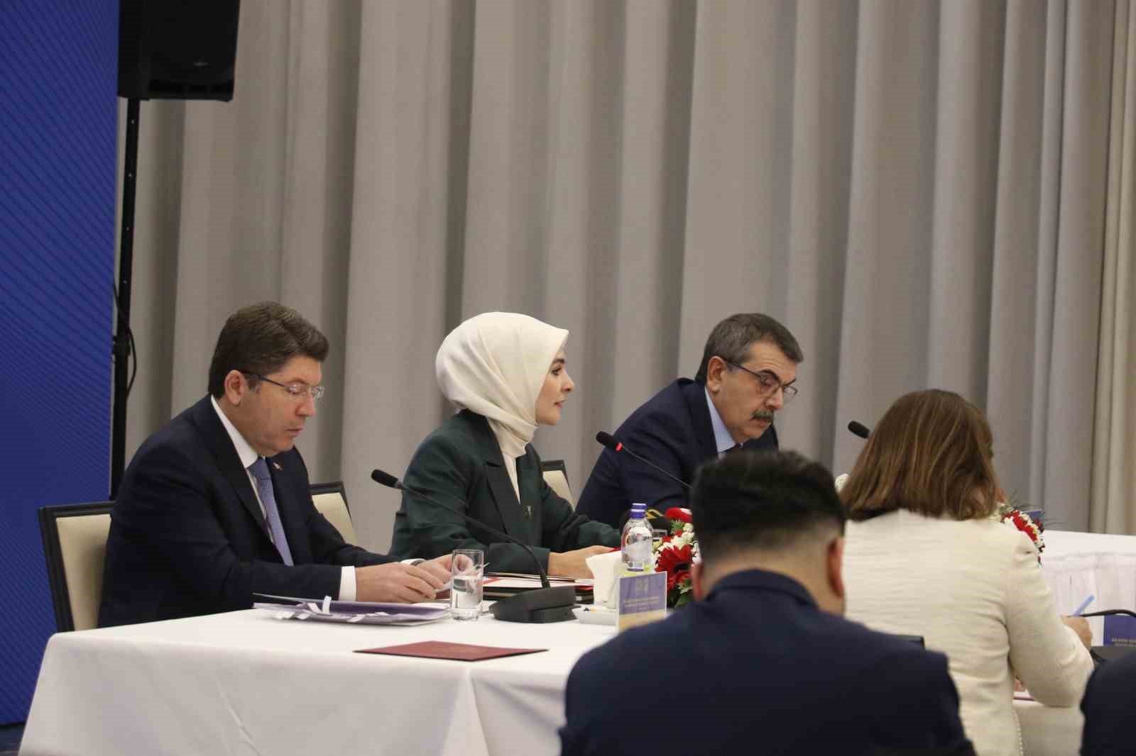 Bakan Tekin: "Eğitim cephesinde merhamet ve aidiyet duygusunun g&uuml;&ccedil;lendiği bir ortam kurmaya gayret ediyoruz"
