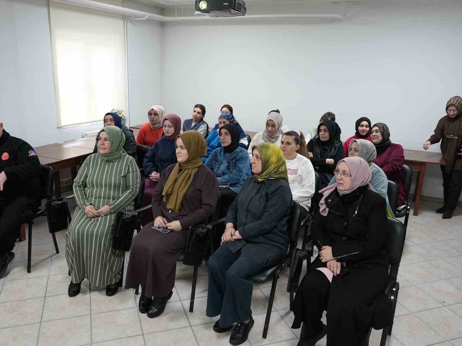 BELMEK kursiyerlerine yangın eğitimi
