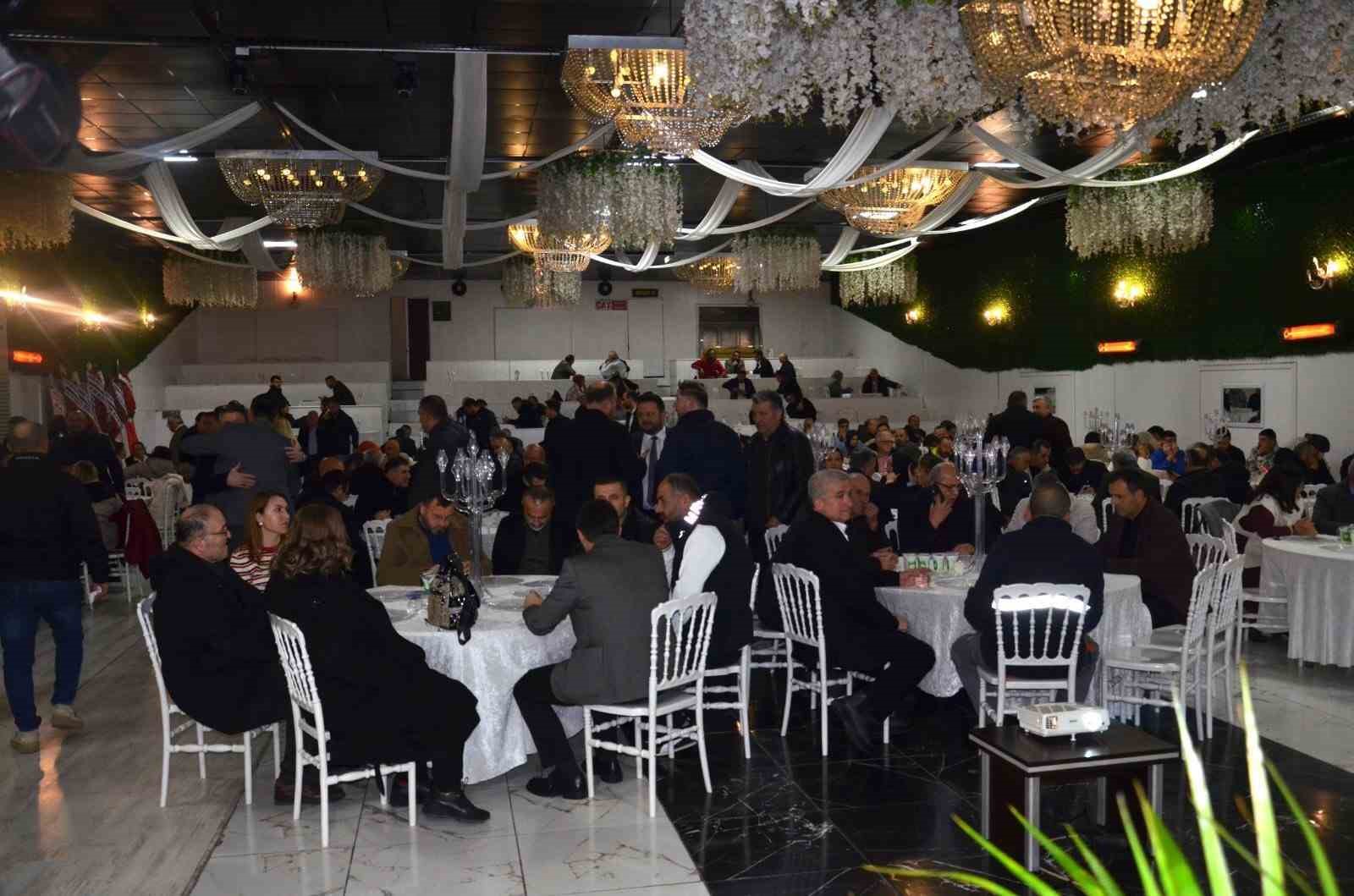 D&uuml;zce Yapı Sanatları Esnaf Odası&rsquo;nda B&uuml;lent Keser g&uuml;ven tazeledi
