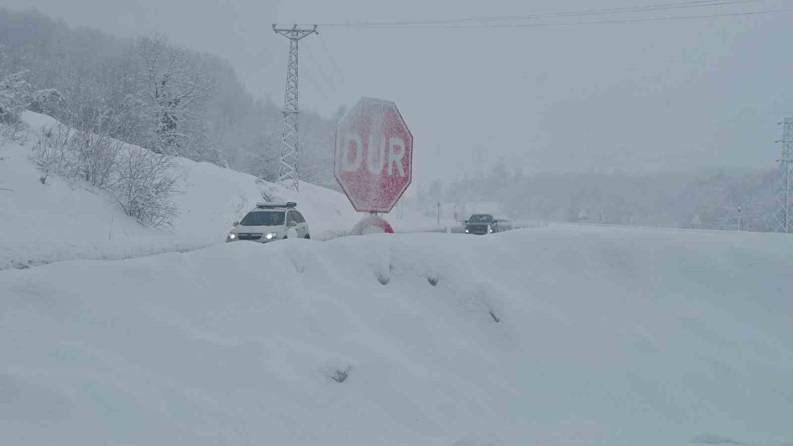 Zonguldak-Ereğli kara yolunda kar etkili oldu