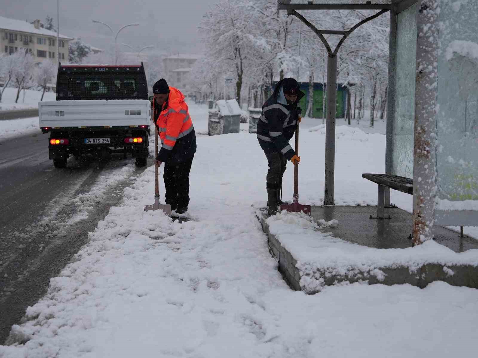 Belediyenin kar timleri sahada

