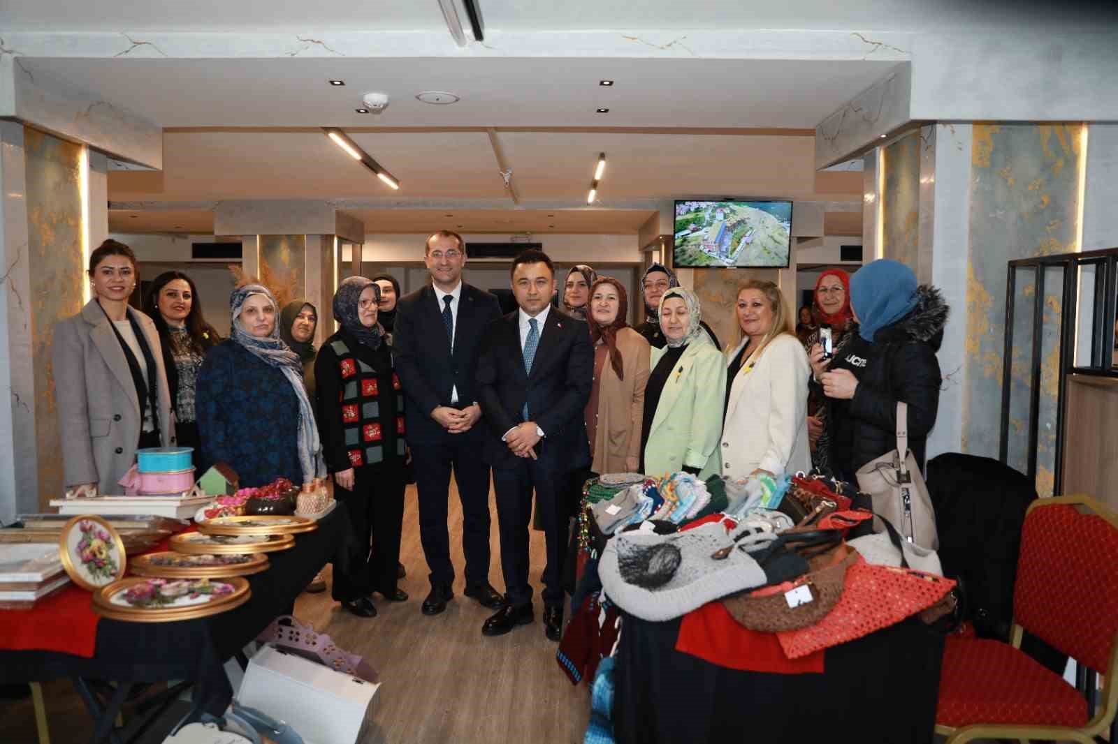 Ak&ccedil;aabat&rsquo;ta &uuml;reten kadınlara Başkan Ekim&rsquo;den destek
