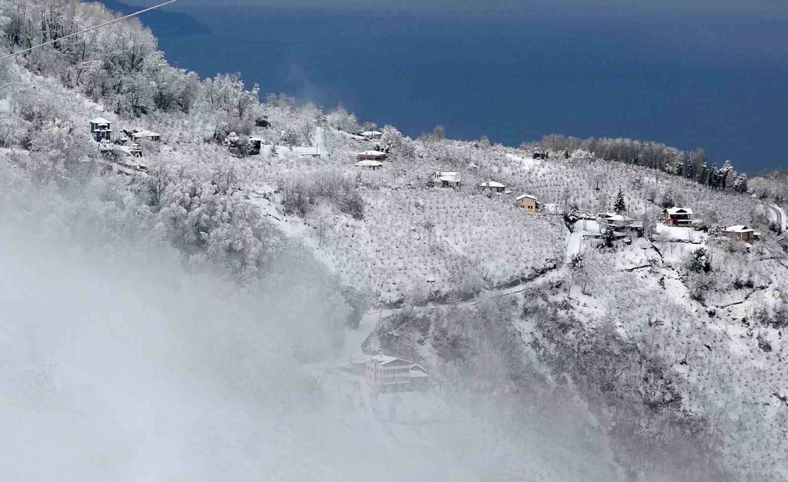 Ordu&rsquo;nun &lsquo;seyir terası&rsquo; Boztepe&rsquo;de kar g&uuml;zelliği

