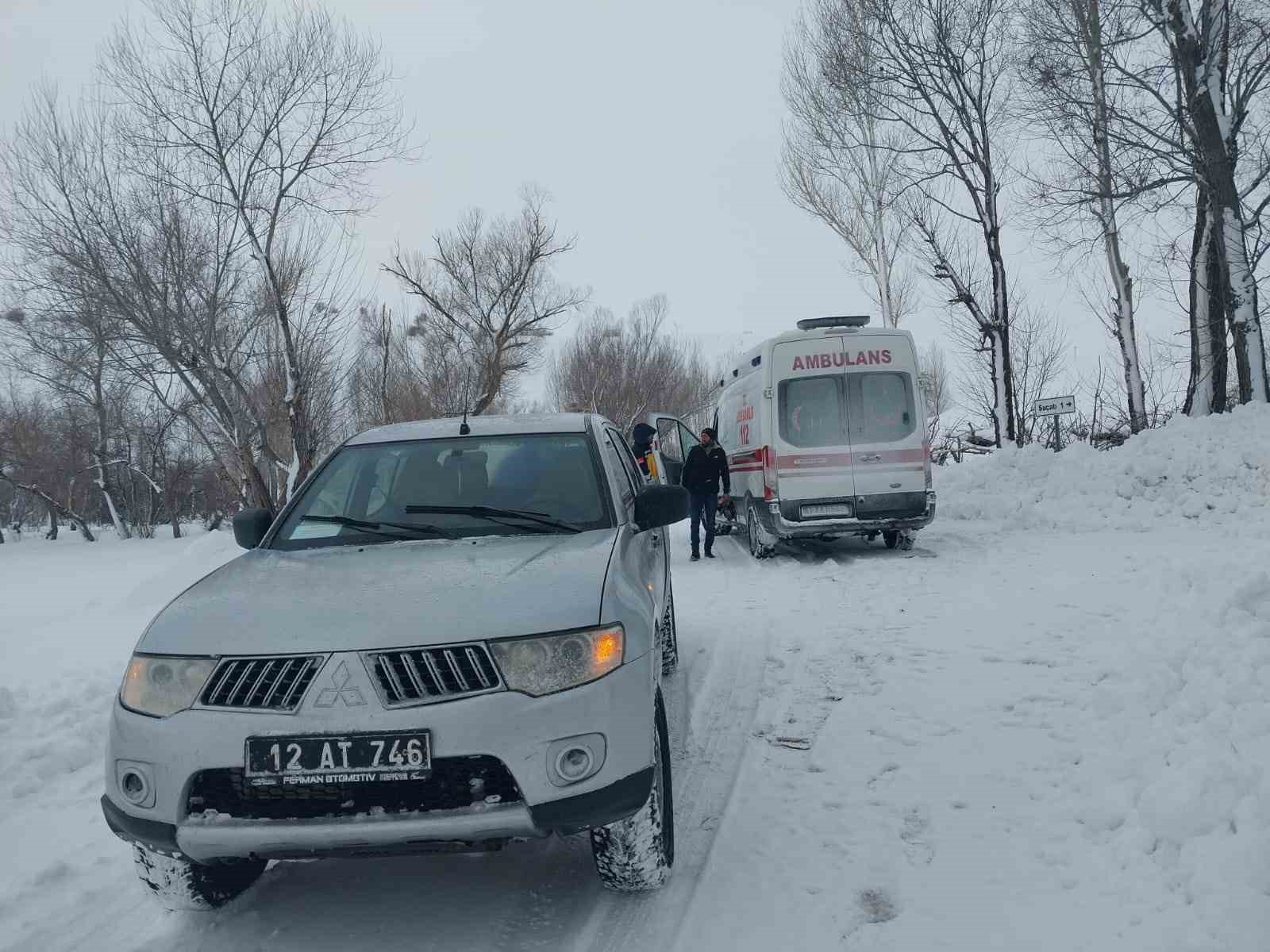 Karlı yollar aşıldı, kalp hastası muhtar için ekipler seferber oldu
