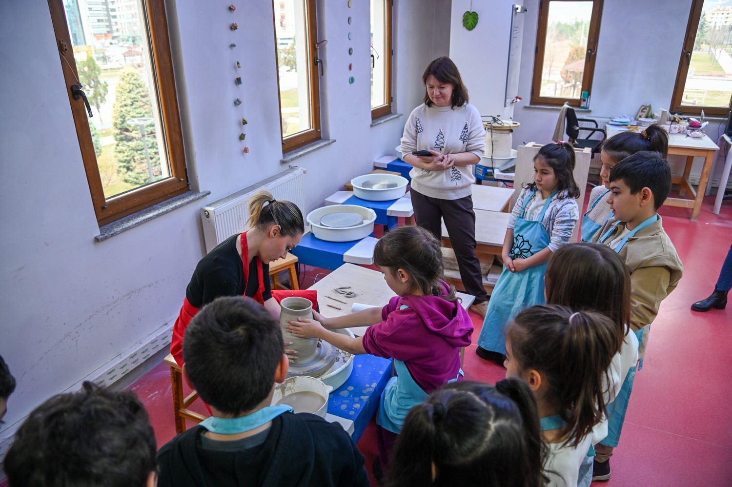Başkan Pekyatırmacı: "Sel&ccedil;uklu Belediyesi Sanat ve Tasarım At&ouml;lyemiz vizyoner bir eğitim alanıdır"
