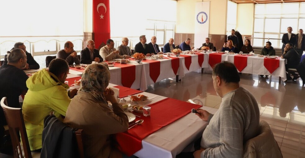 DP&Uuml; Rekt&ouml;r&uuml; Kızıltoprak gazetecilerle bir araya geldi
