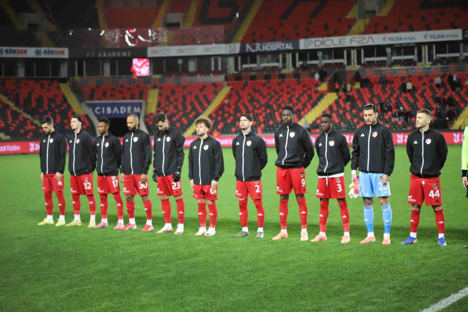 Ziraat Türkiye Kupası: Gaziantep FK: 0 - Kocaelispor: 0 (İlk yarı)