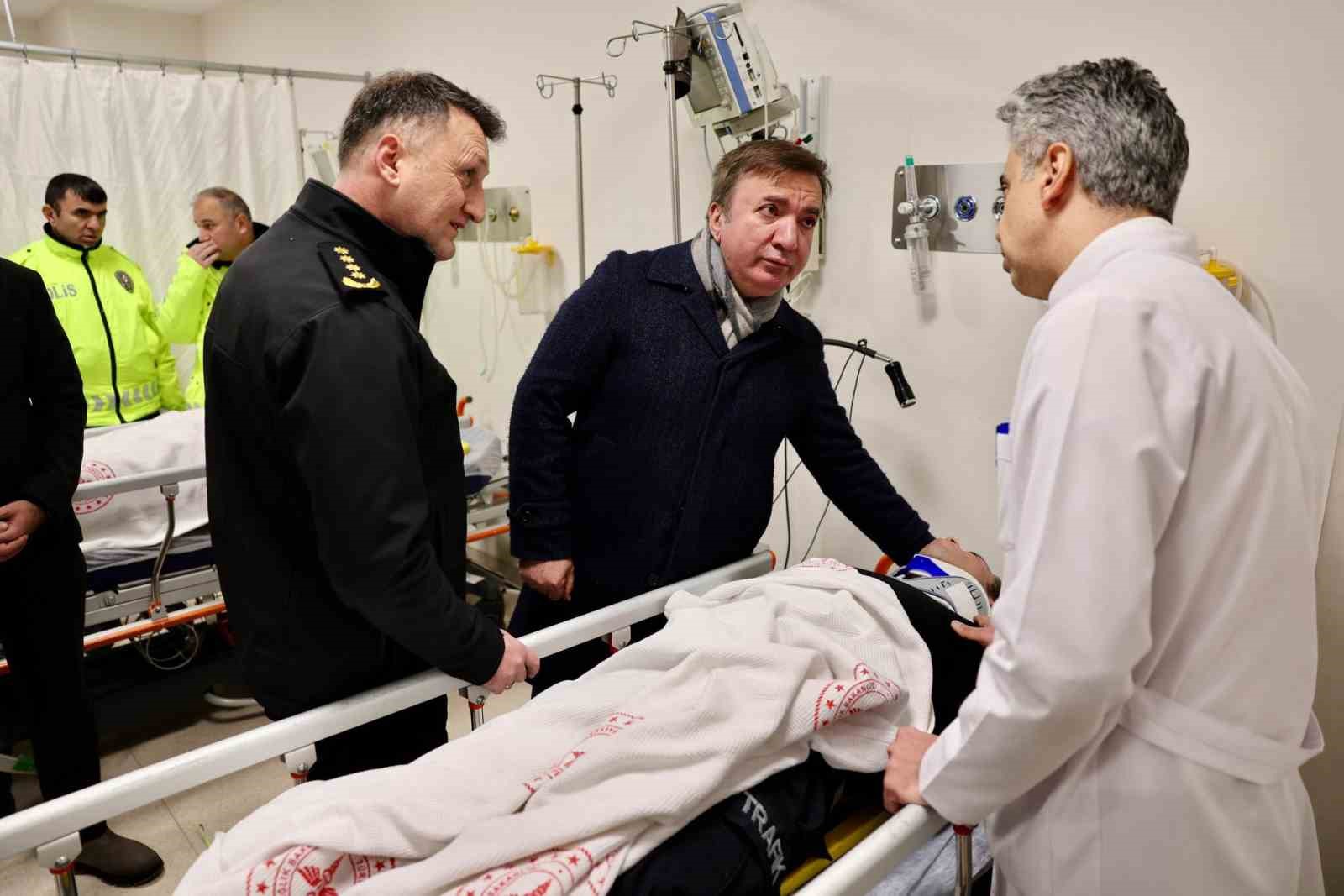 Vali Aydoğdu&rsquo;dan yaralı polis memurlarına hastane ziyareti
