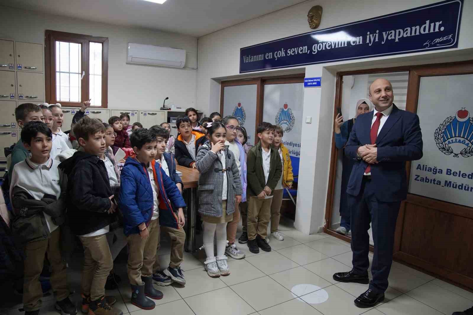 Aliağa Belediyesi Zabıta Müdürlüğü minik misafirlerini ağırladı