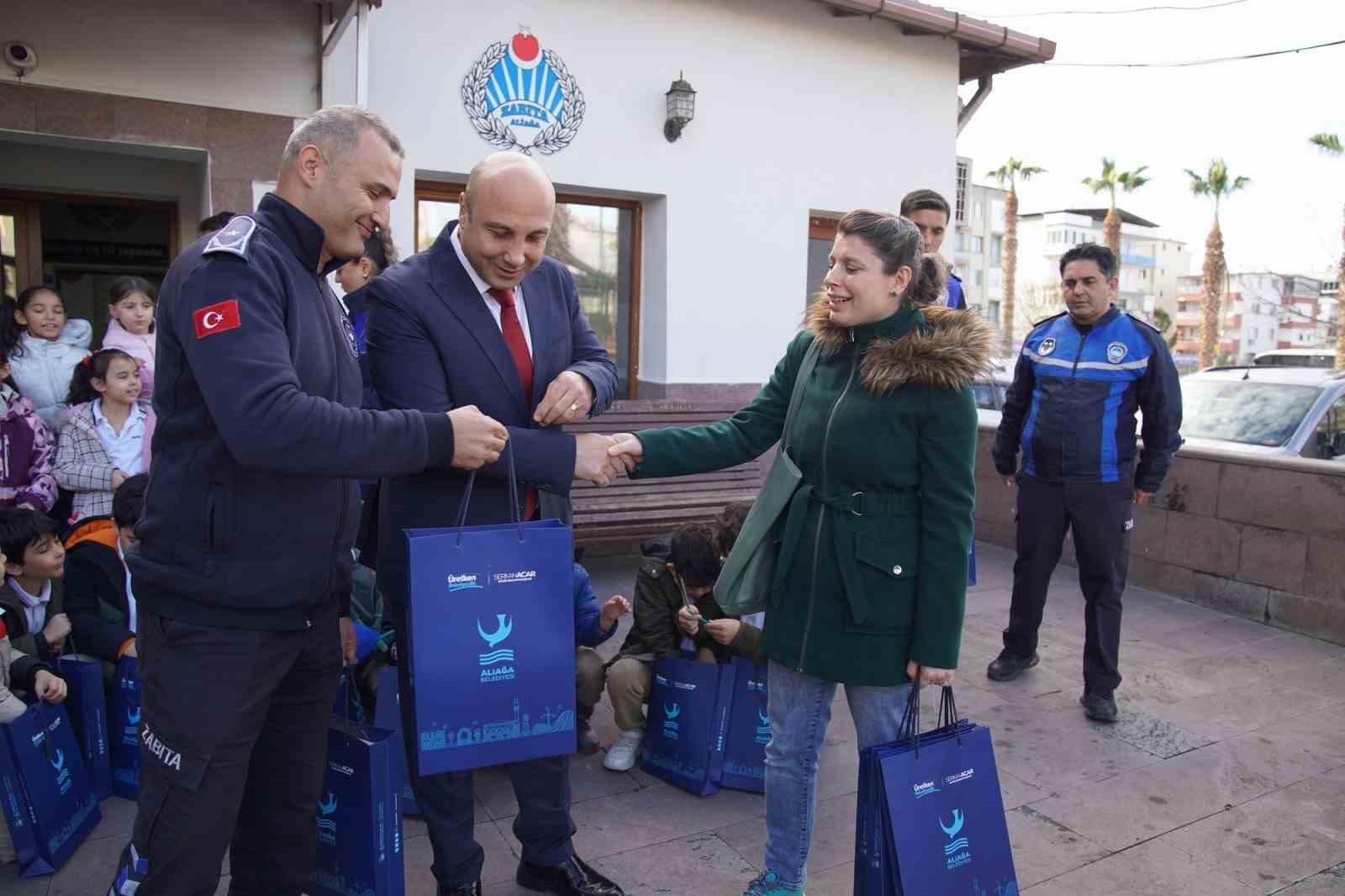 Aliağa Belediyesi Zabıta M&uuml;d&uuml;rl&uuml;ğ&uuml; minik misafirlerini ağırladı
