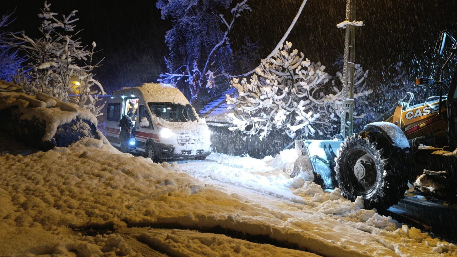 Ordu&rsquo;da karla m&uuml;cadele: 1 g&uuml;nde 457 mahalle yolu ulaşıma a&ccedil;ıldı
