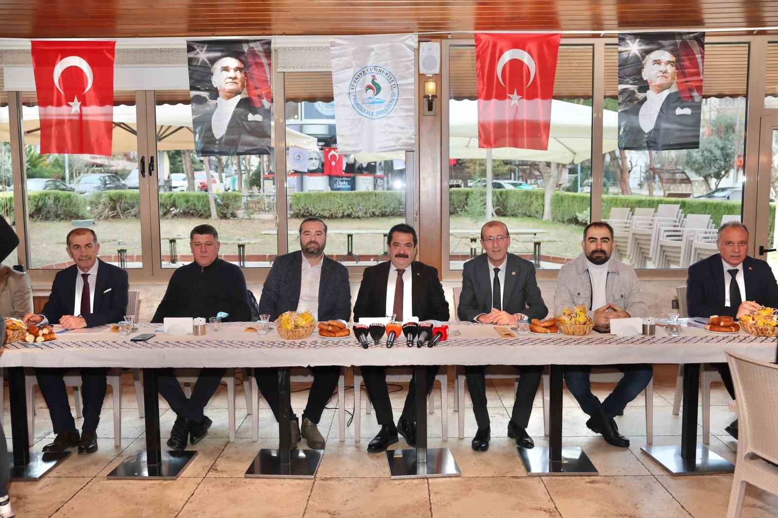 Pamukkale Belediye Başkanı Ertemur; "Basın vatandaşla aramızdaki en g&uuml;&ccedil;l&uuml; k&ouml;pr&uuml;d&uuml;r"
