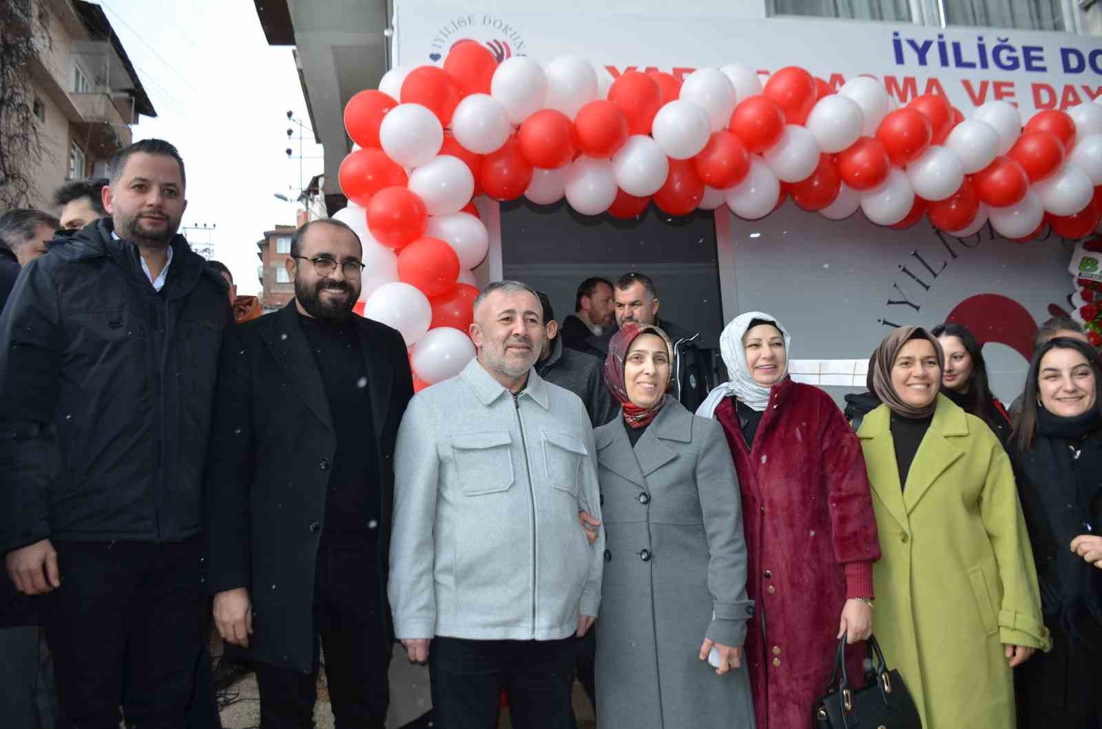 Bilecik&rsquo;te İyiliğe Dokun Yardımlaşma ve Dayanışma Derneği dualarla a&ccedil;ıldı
