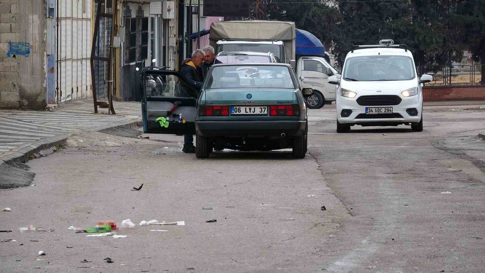 Otomobille motosiklet &ccedil;arpıştı: 2 yaralı
