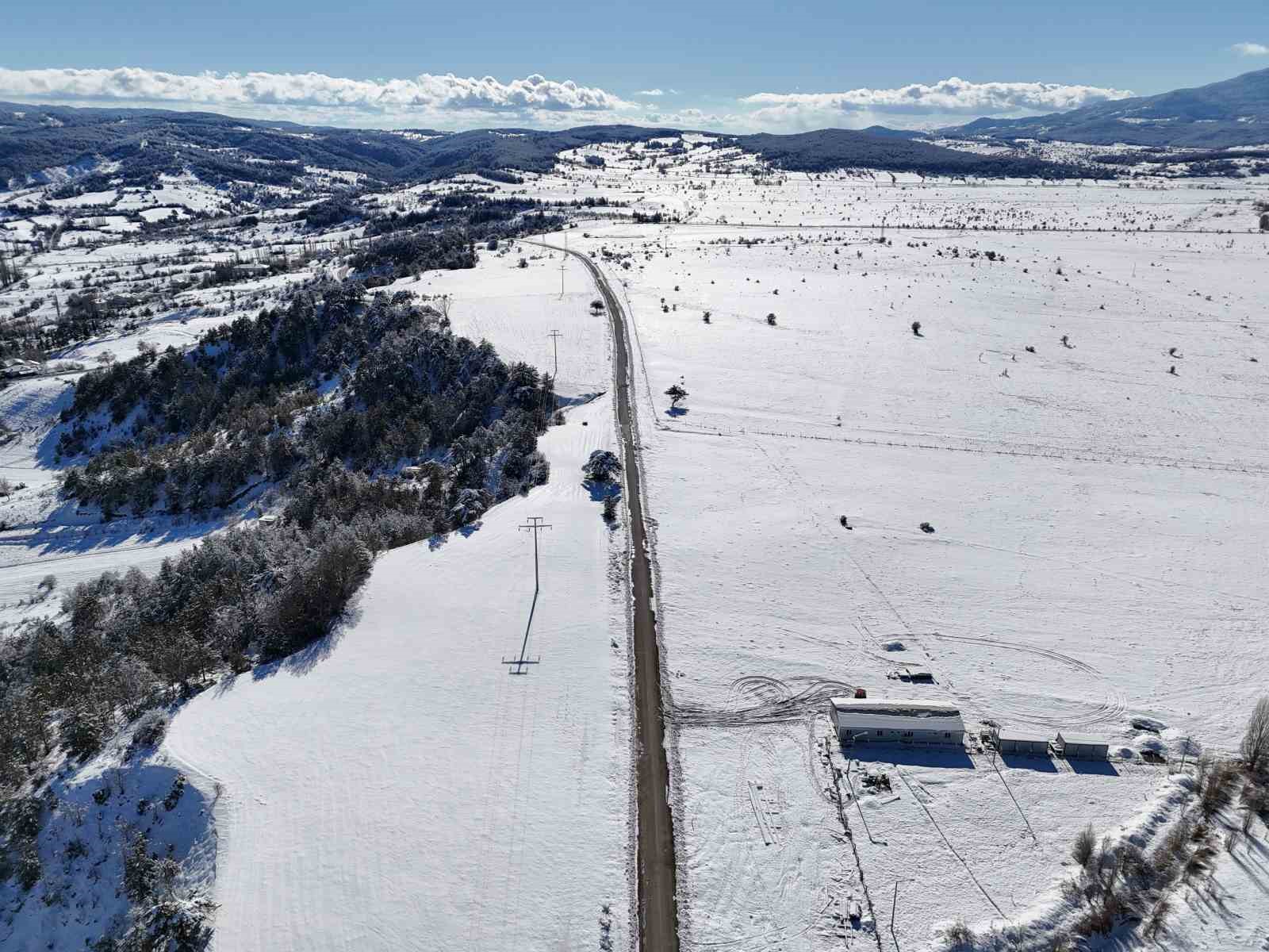 Uşak&rsquo;ta kartpostallık kar manzaraları
