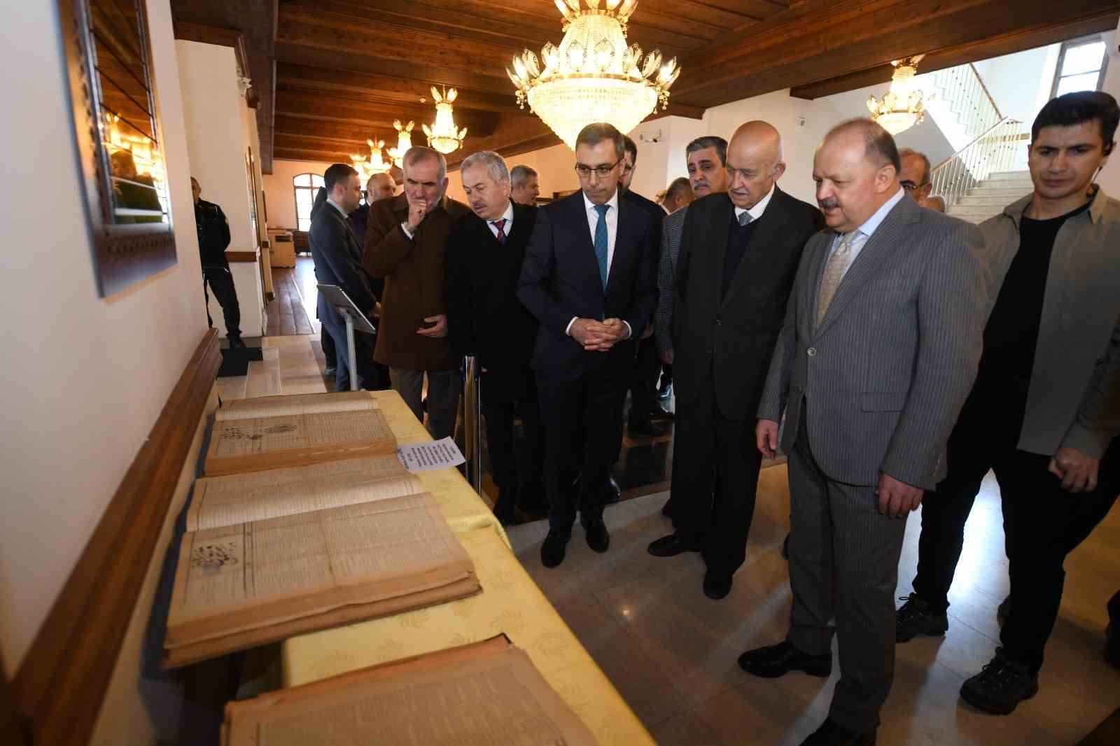 Gazetelerle Kastamonu tarihine ışık tutan sergi kapılarını a&ccedil;tı
