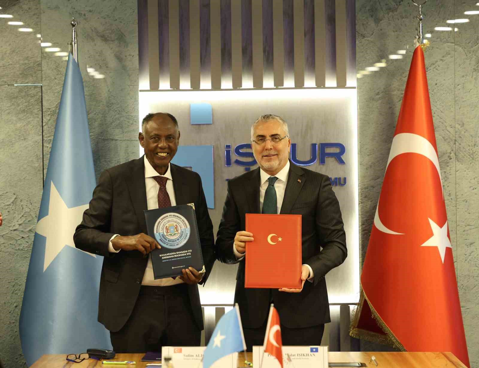 Bakan Işıkhan, Somalili mevkidaşı Salim Alio Ibro ile bir araya geldi