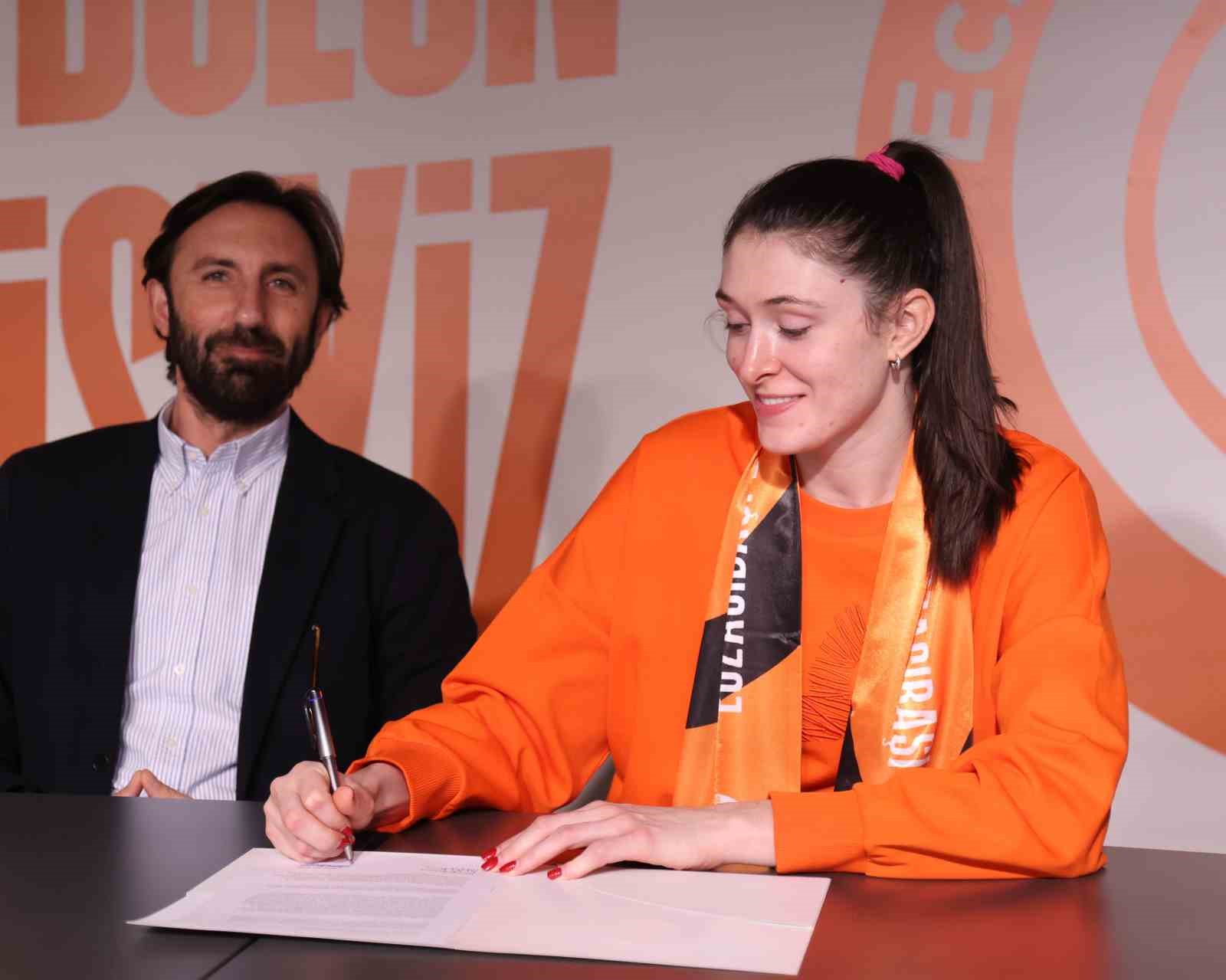 Eczacıbaşı Dynavit, Dana Rettke ile sözleşme yeniledi