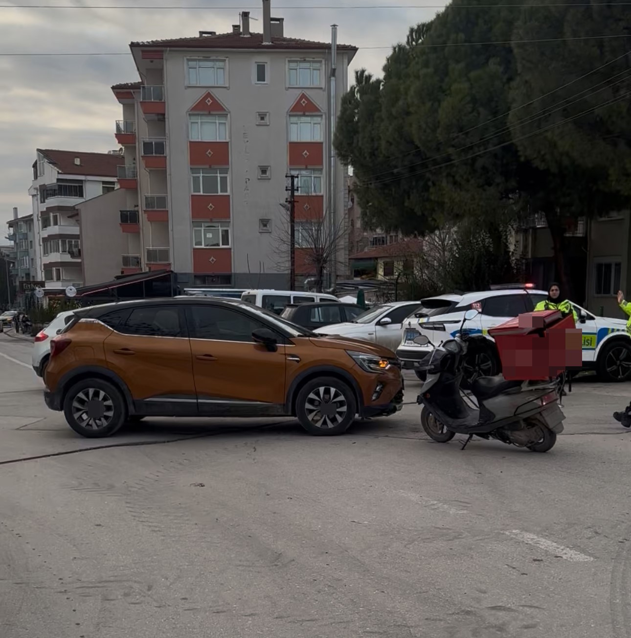 Edirne&rsquo;de otomobil ile motosiklet &ccedil;arpıştı: 1 yaralı
