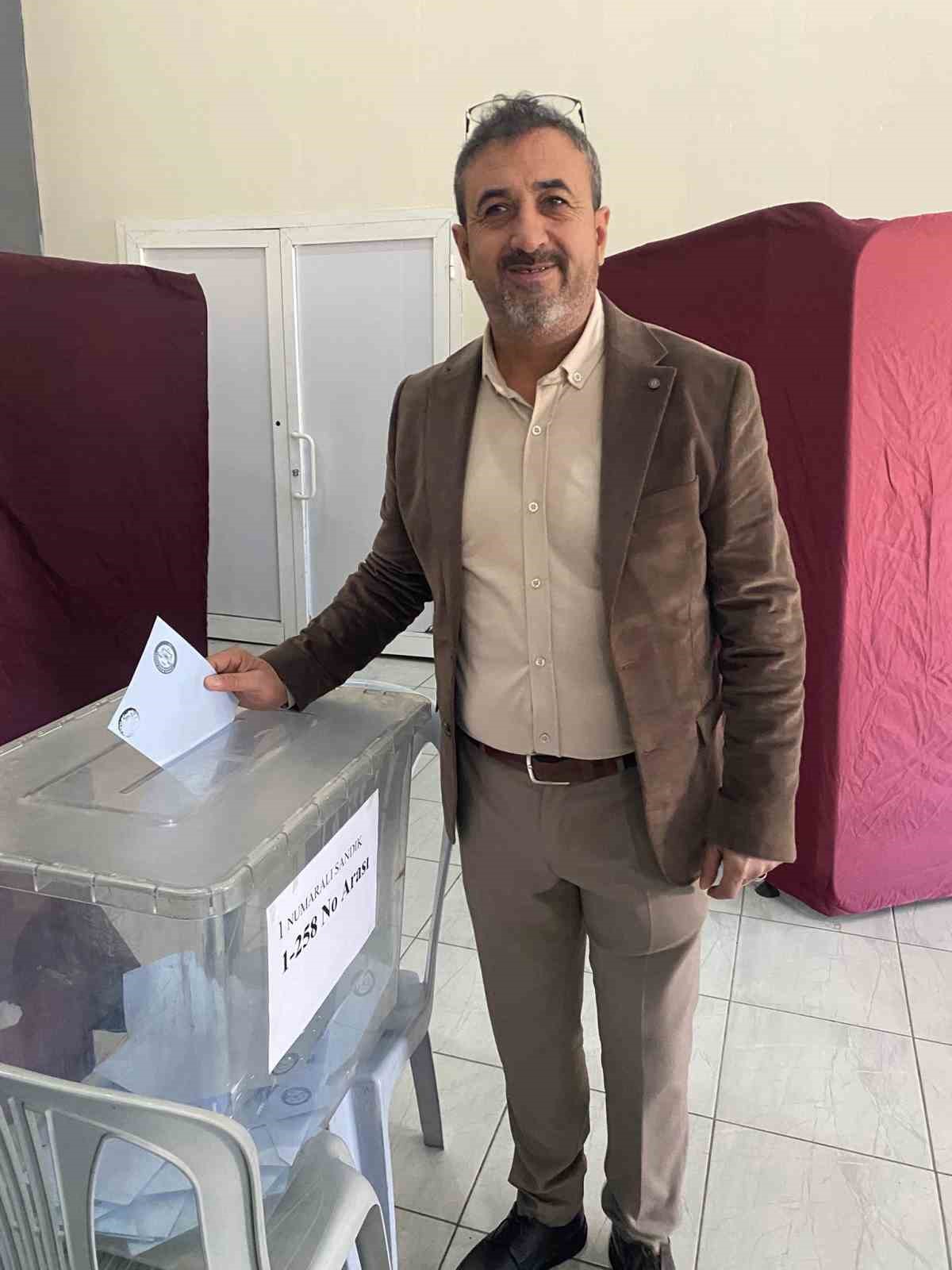 Selendili esnaflardan Başkan Kahveci&rsquo;ye g&uuml;ven oyu
