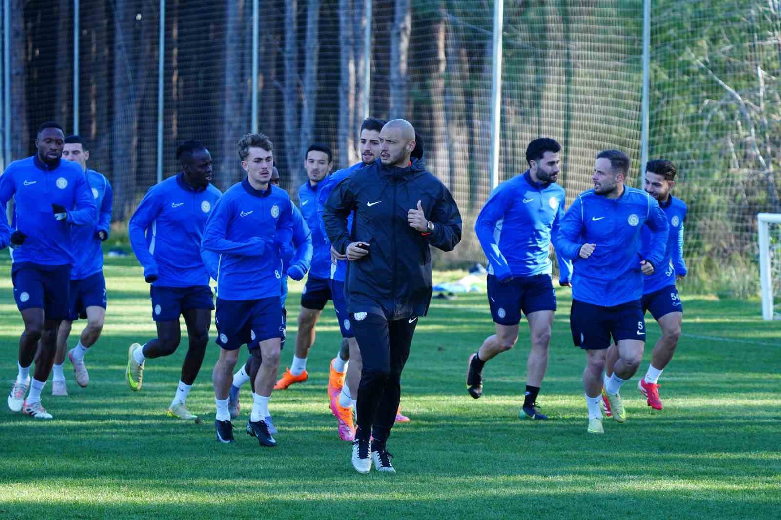 &Ccedil;aykur Rizespor&rsquo;da ikinci yarı hazırlıkları s&uuml;r&uuml;yor
