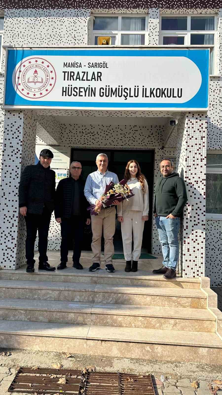 Tırazlar H&uuml;seyin G&uuml;m&uuml;şl&uuml; İlkokulu&rsquo;nda yazar-&ouml;ğrenci buluşması
