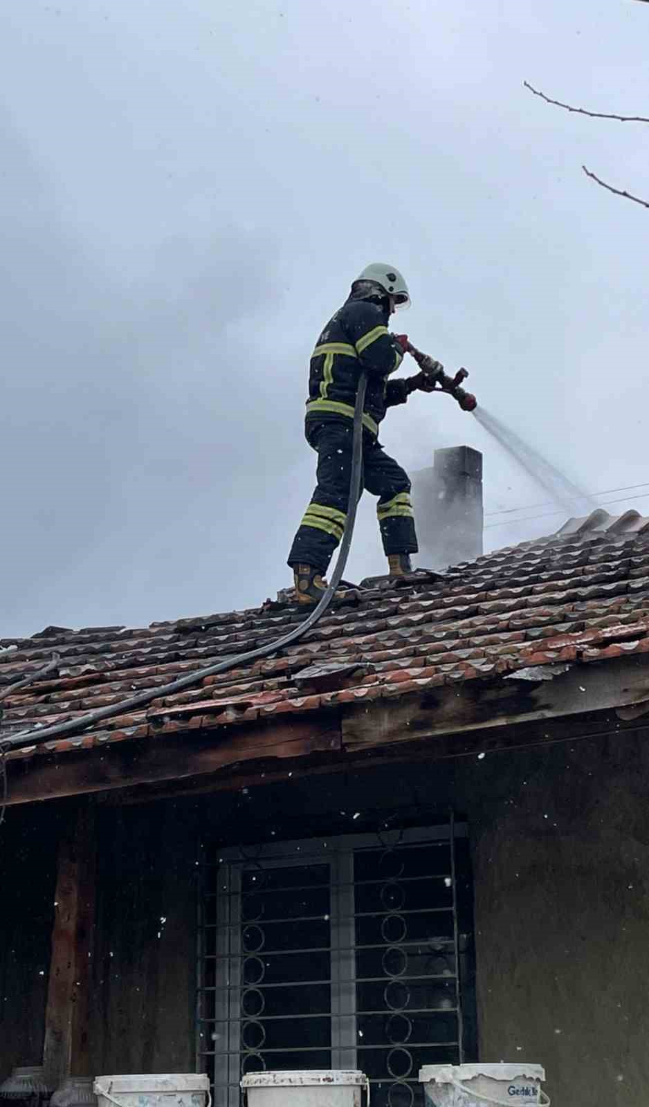Burdur&rsquo;da evde yangın paniği

