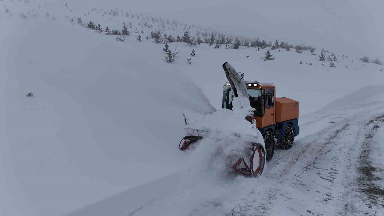 Elazığ’da 113  köy yolunda çalışmalar sürüyor