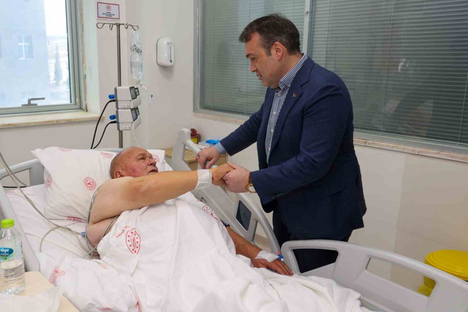 Vali Sözer’den muhtara geçmiş olsun ziyareti