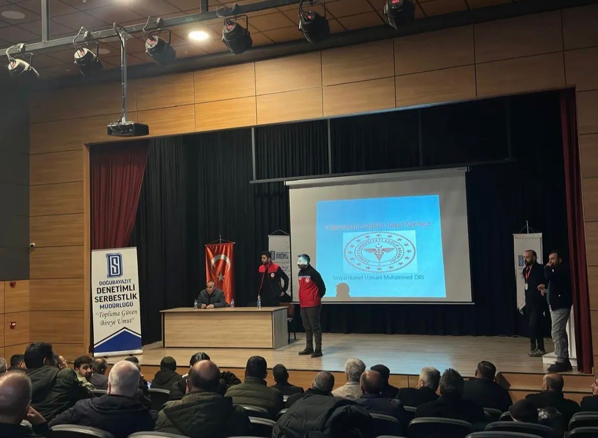 Doğubayazıt&rsquo;ta muhtarlara &uuml;retim bilgilendirilmesi
