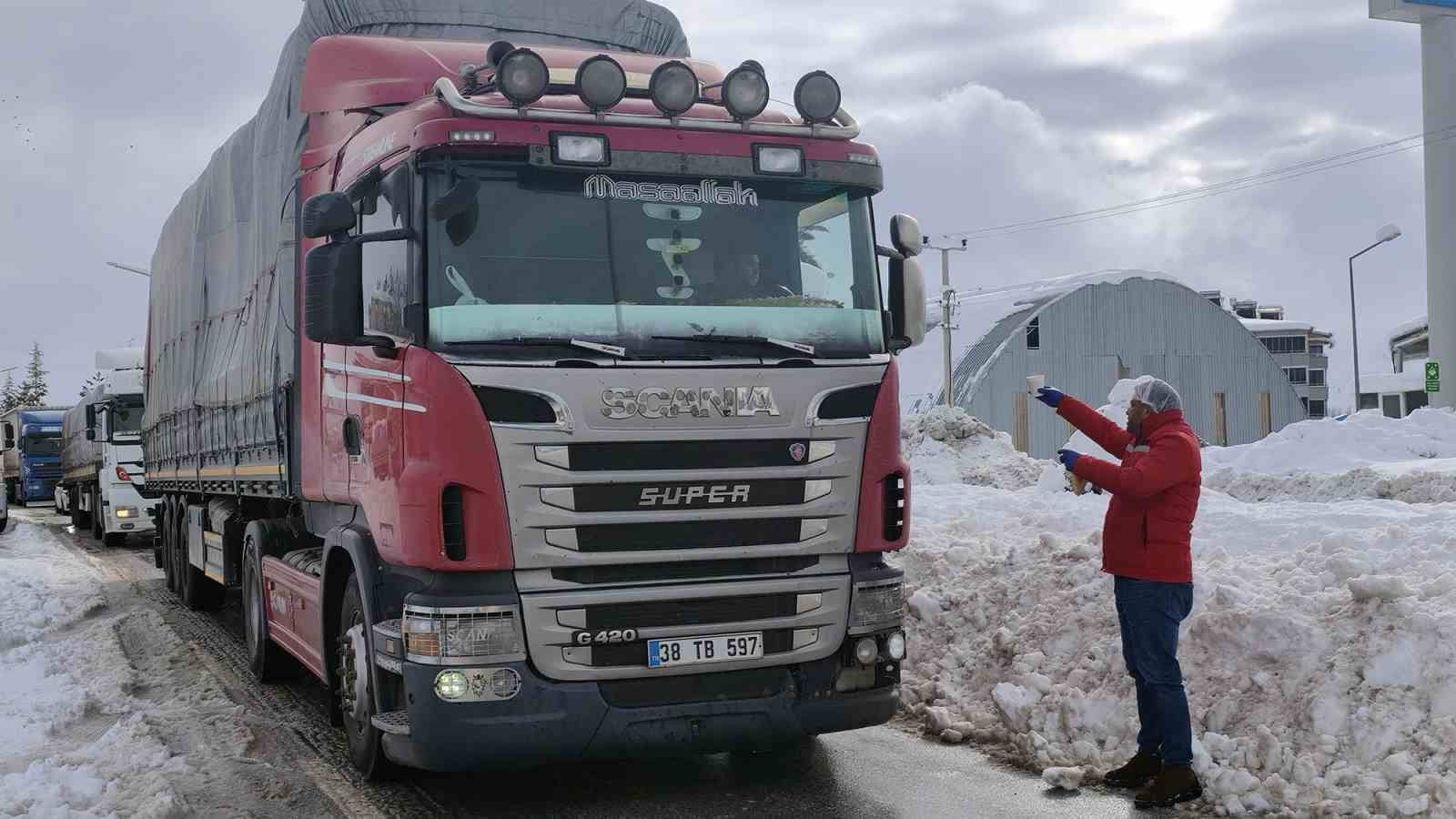 Kahramanmaraş’ta sürücülere çorba ikramı