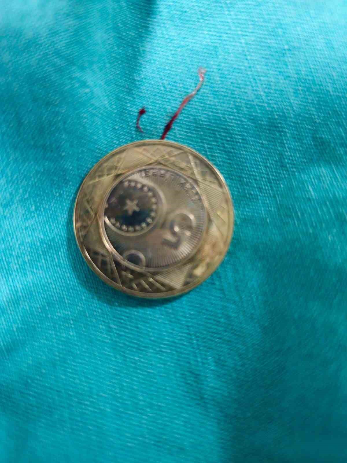 Siirt&rsquo;te boğazına madeni para ka&ccedil;an &ccedil;ocuk, doktorların m&uuml;dahalesi ile kurtarıldı
