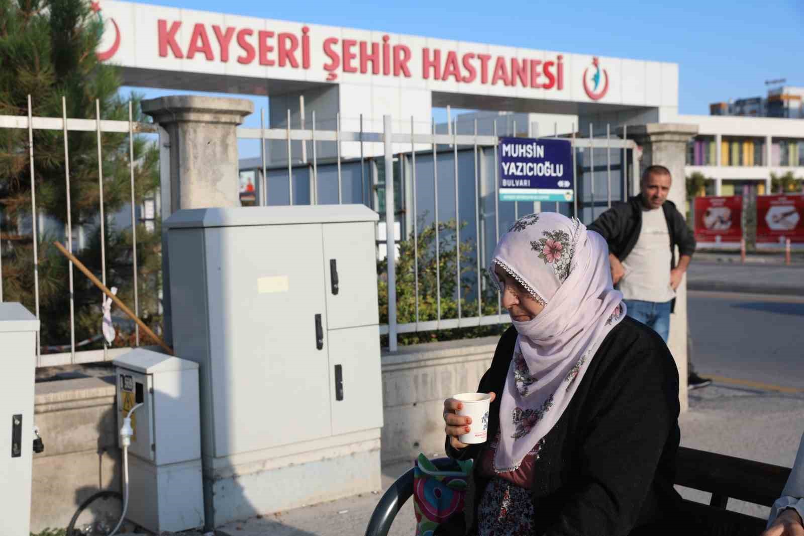 Başkan &Ccedil;olakbayrakdar: "Soğuk g&uuml;nlerde g&ouml;n&uuml;lleri ısıtıyoruz"
