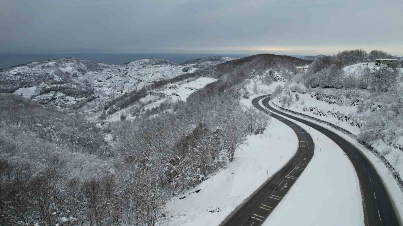 Zonguldak&rsquo;ta beyaz g&uuml;zellik havadan g&ouml;r&uuml;nt&uuml;lendi
