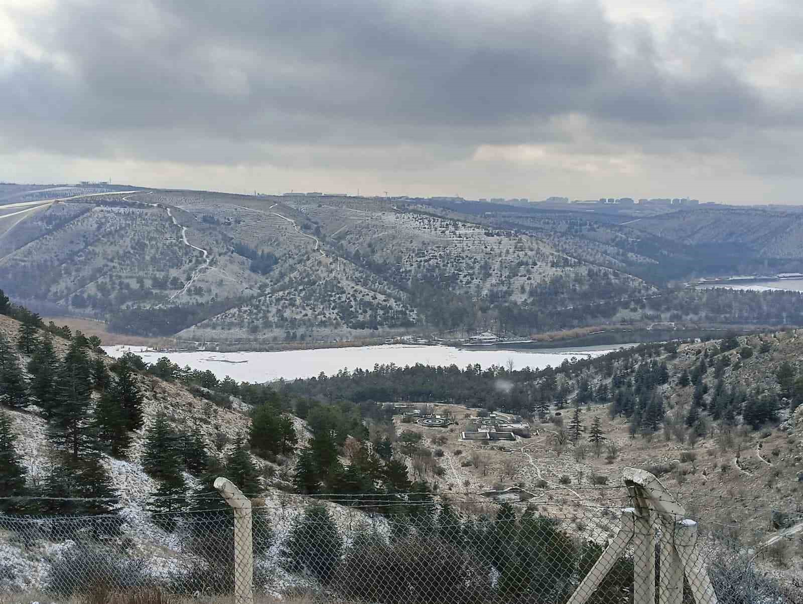 Ankara&rsquo;da kar yağışı etkili oldu
