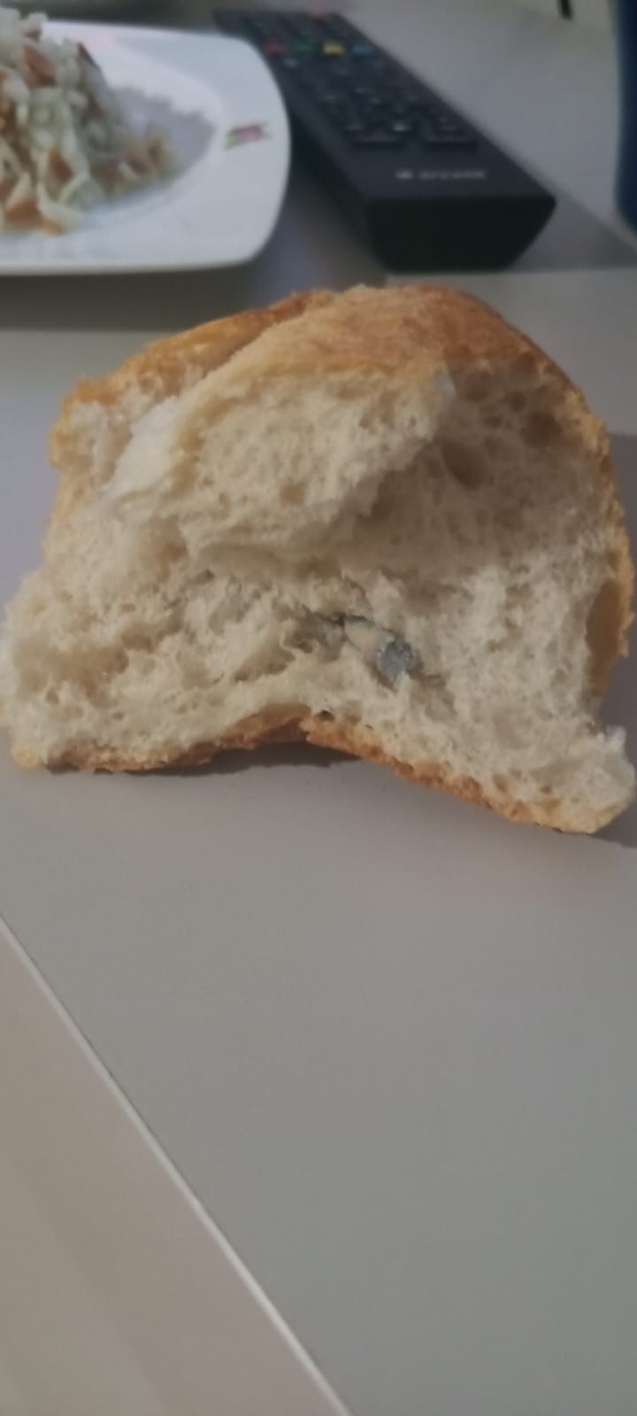Fırından alınan ekmeğin i&ccedil;inden vida &ccedil;ıktı

