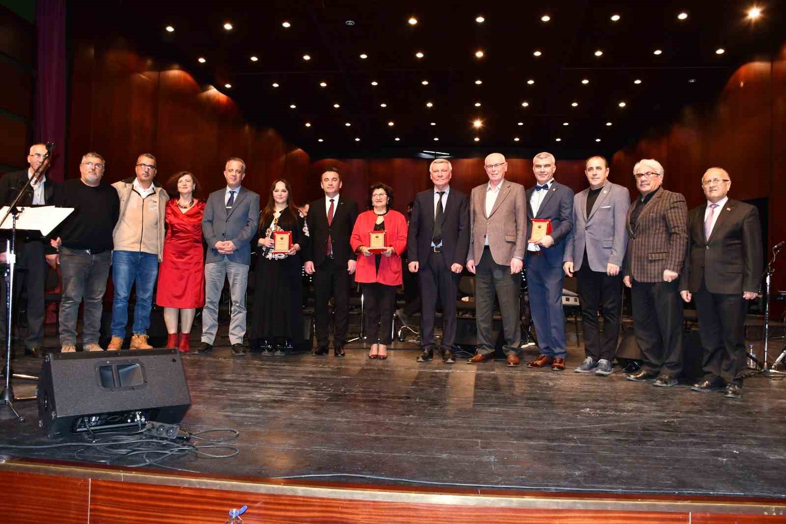 Sivrihisarlılar Derneği korosundan &rsquo;T&uuml;rk Halk M&uuml;ziği&rsquo; konseri
