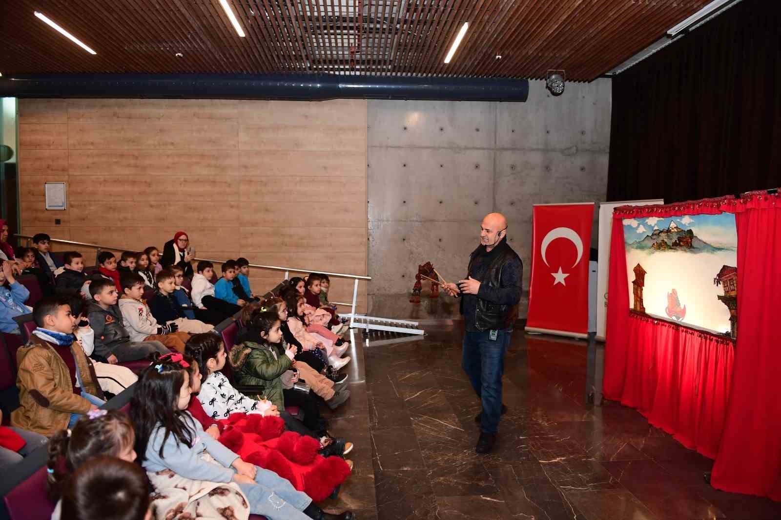 Geleneksel Karag&ouml;z Oyunu Osmangazi&rsquo;de &Ccedil;ocuklarla Hayat Buldu
