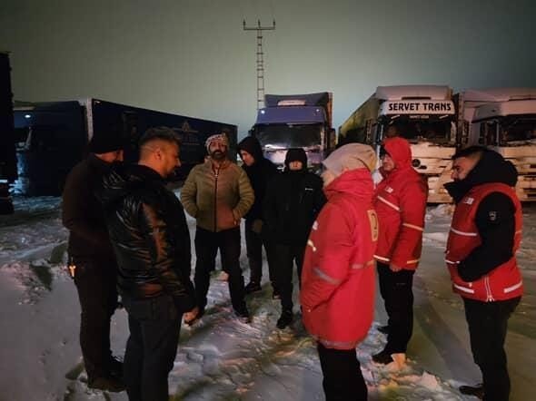 Kars Türk Kızılayı’ndan "İç Isıtan" destek: kar ve tipi de mahsur kalanlara şefkat eli