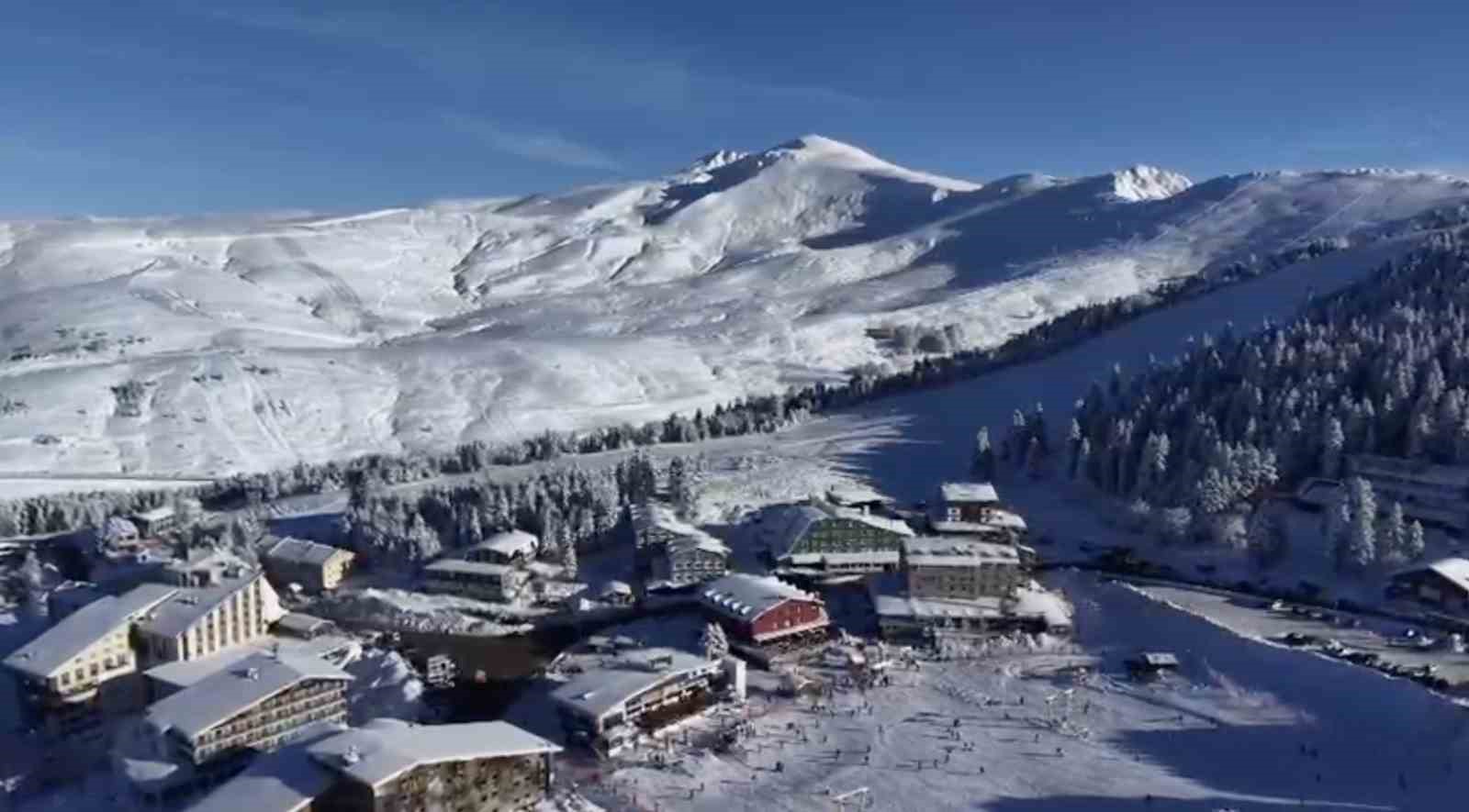 Uludağ&rsquo;da s&ouml;mestr hareketliliği zirveye &ccedil;ıktı
