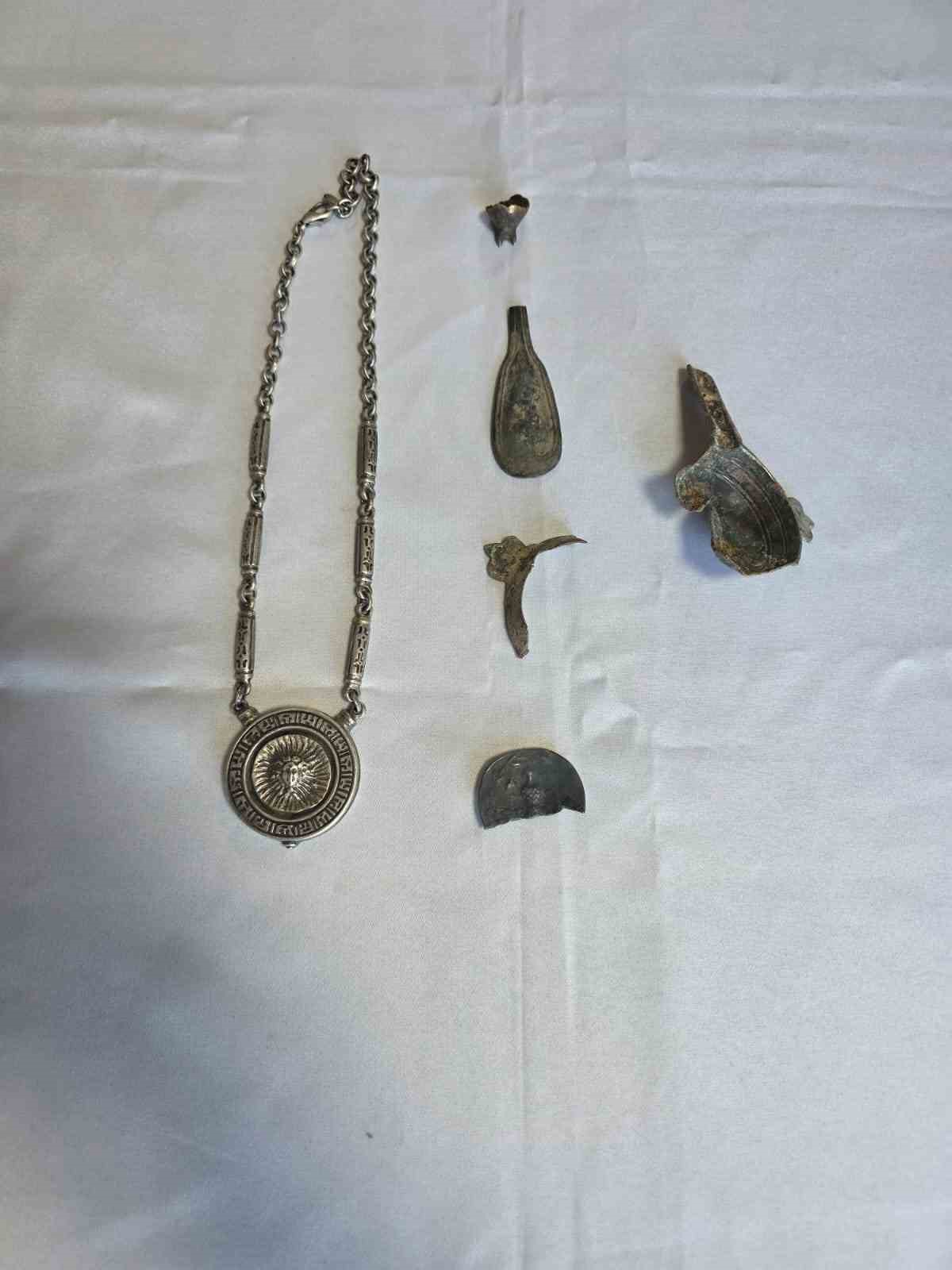 Şanlıurfa&rsquo;da 2 bin 644 adet g&uuml;m&uuml;ş ve bronz sikke ele ge&ccedil;ti
